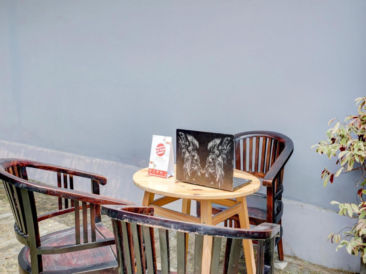 Oyo 90711 Blembong Homestay Jimbaran Екстериор снимка