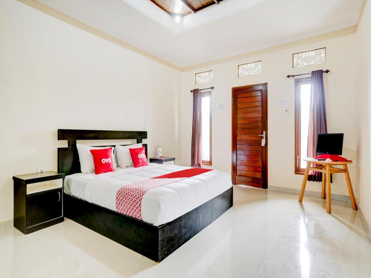 Oyo 90711 Blembong Homestay Jimbaran Екстериор снимка