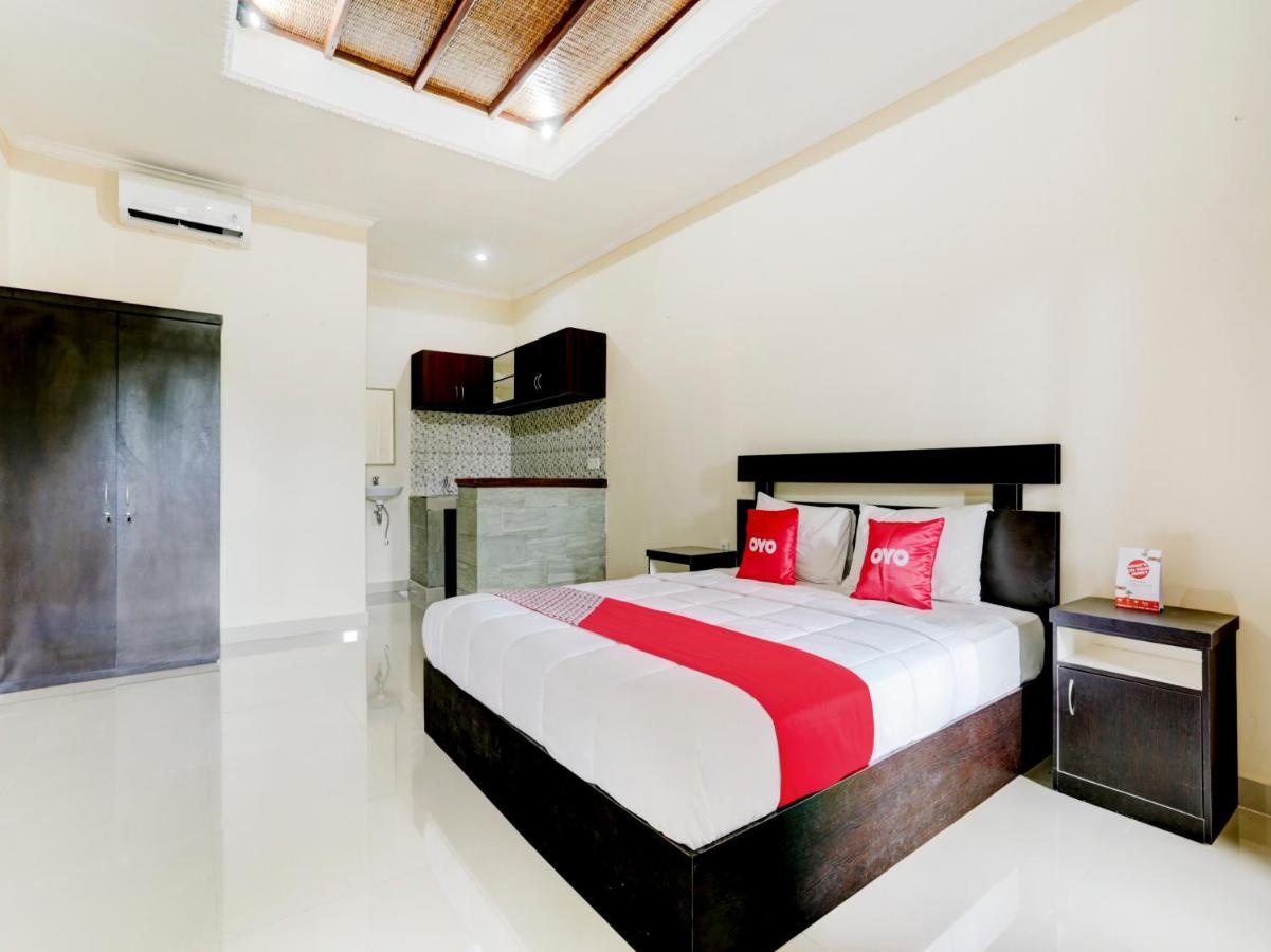 Oyo 90711 Blembong Homestay Jimbaran Екстериор снимка