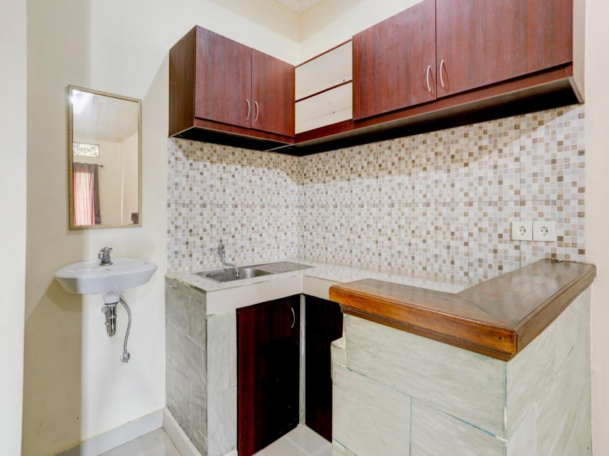 Oyo 90711 Blembong Homestay Jimbaran Екстериор снимка