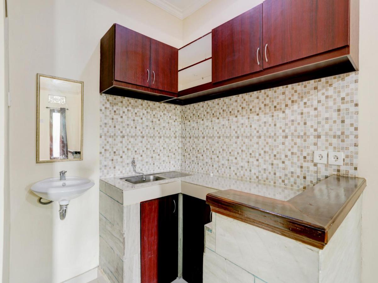 Oyo 90711 Blembong Homestay Jimbaran Екстериор снимка